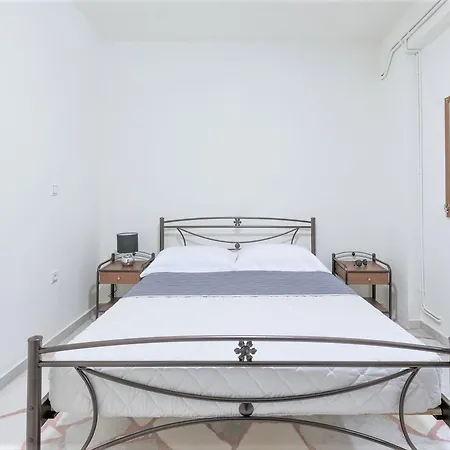 Apartment Thymianos